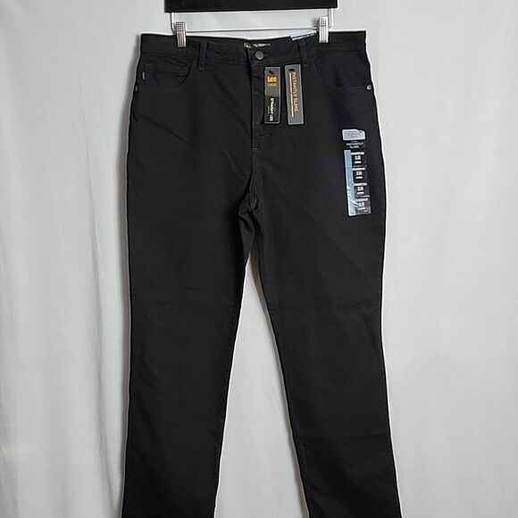 NEW.. LEE.. black jeans.. relaxed, straight leg, high rise.. - Picture 11 of 15